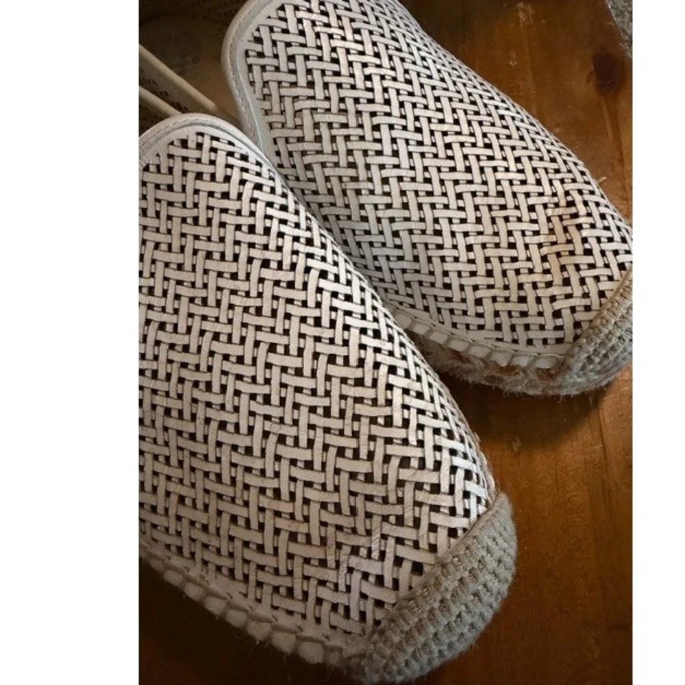 Vince Camuto Hamorra White Woven Leather Espadrille Flats 9M 40 Slip On‎ Loafer
